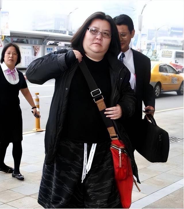 死亡多日无人察觉已发臭王菲前经纪人悼念m